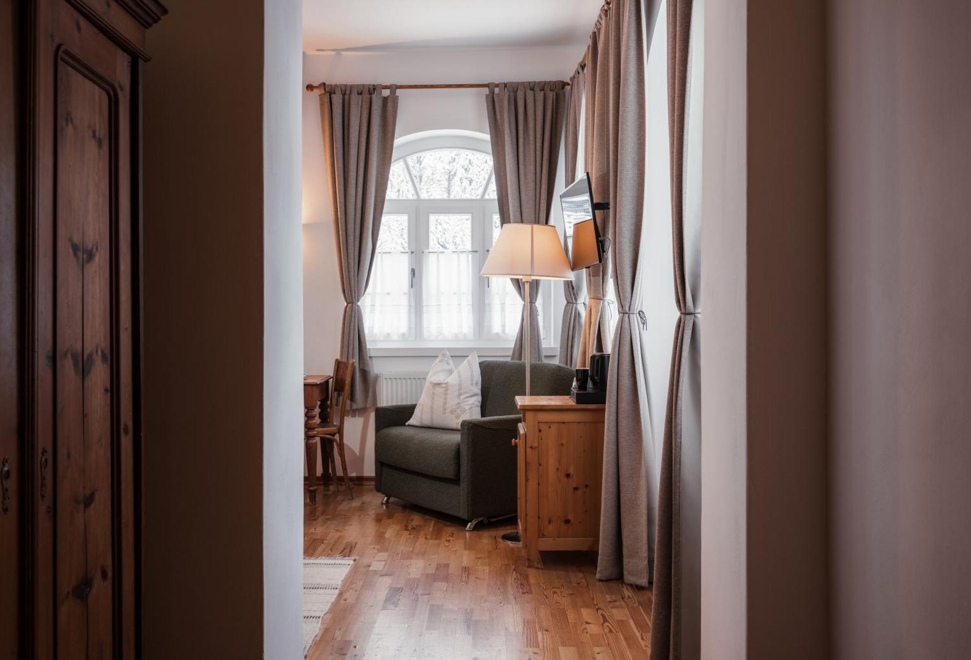 Hotel Dolomitenhof & Chalet Alte Post Sexten Eksteriør bilde